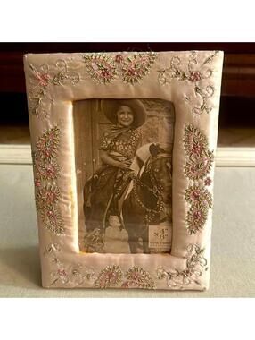 New View handmade embroidered and jewel detailed satin 4x6 picture NWT